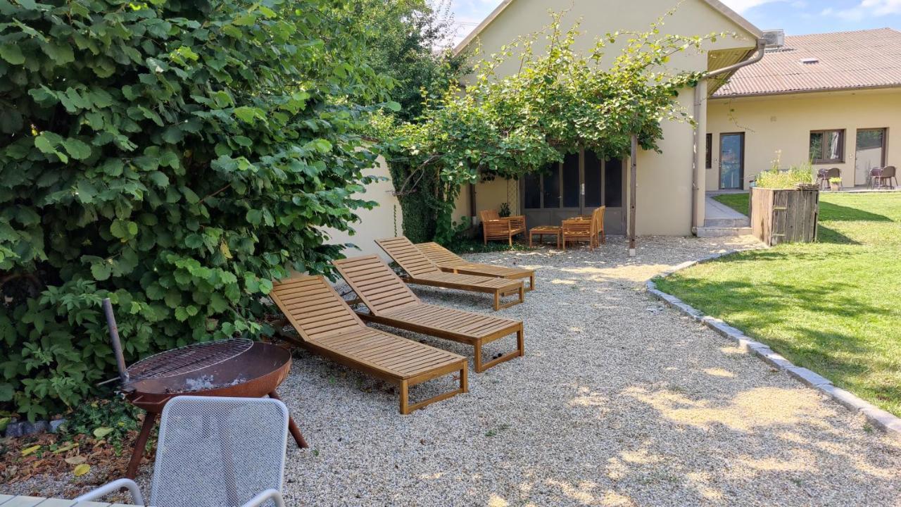 Sabines Apartments Ferienwohnungen Frauenkirchen Exterior foto