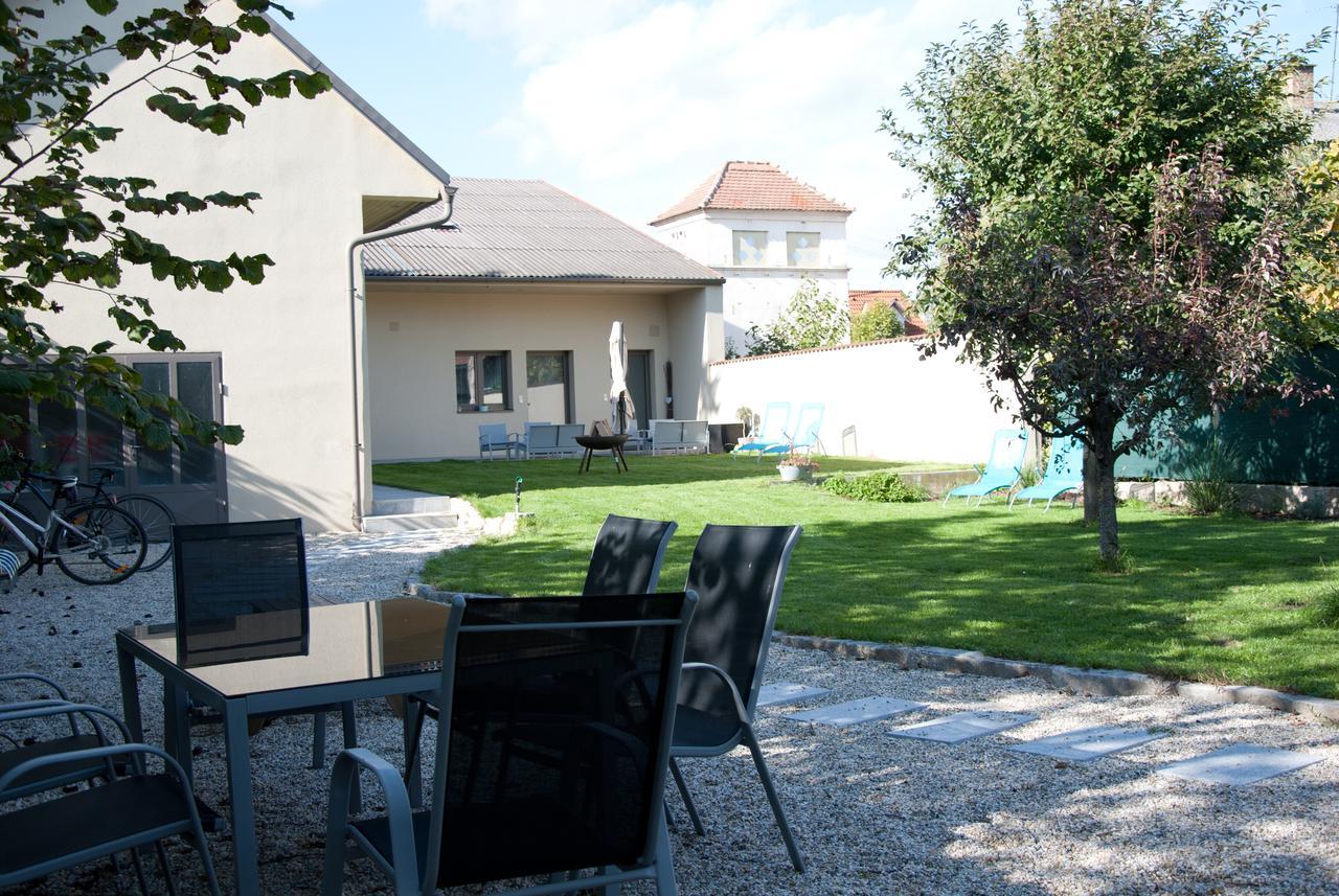 Sabines Apartments Ferienwohnungen Frauenkirchen Exterior foto